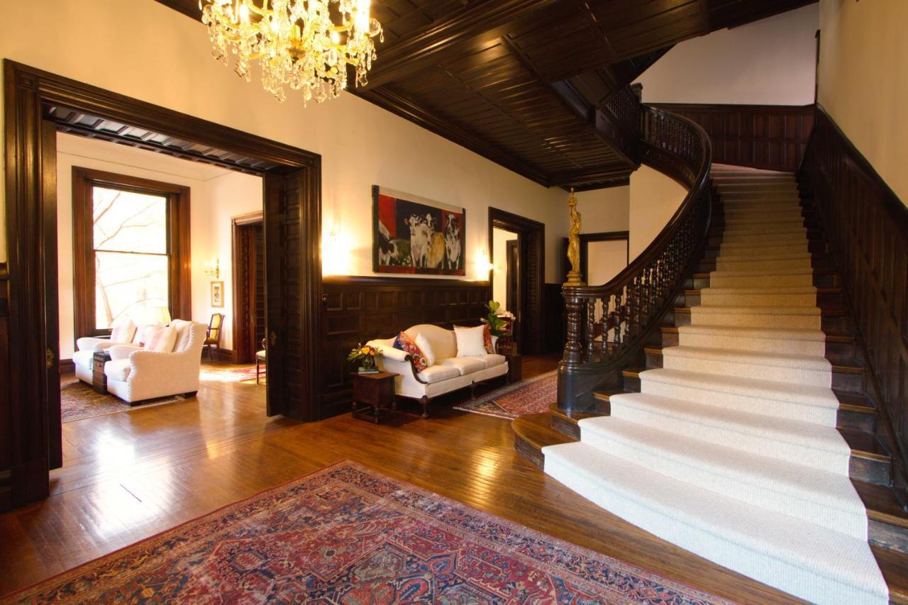 Louisville Bourbon Inn Ngoại thất bức ảnh
