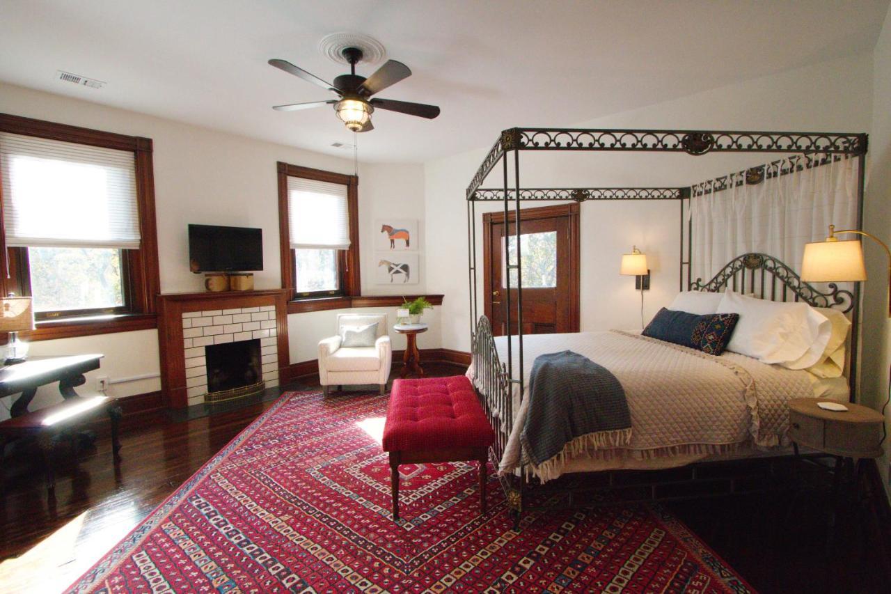 Louisville Bourbon Inn Ngoại thất bức ảnh
