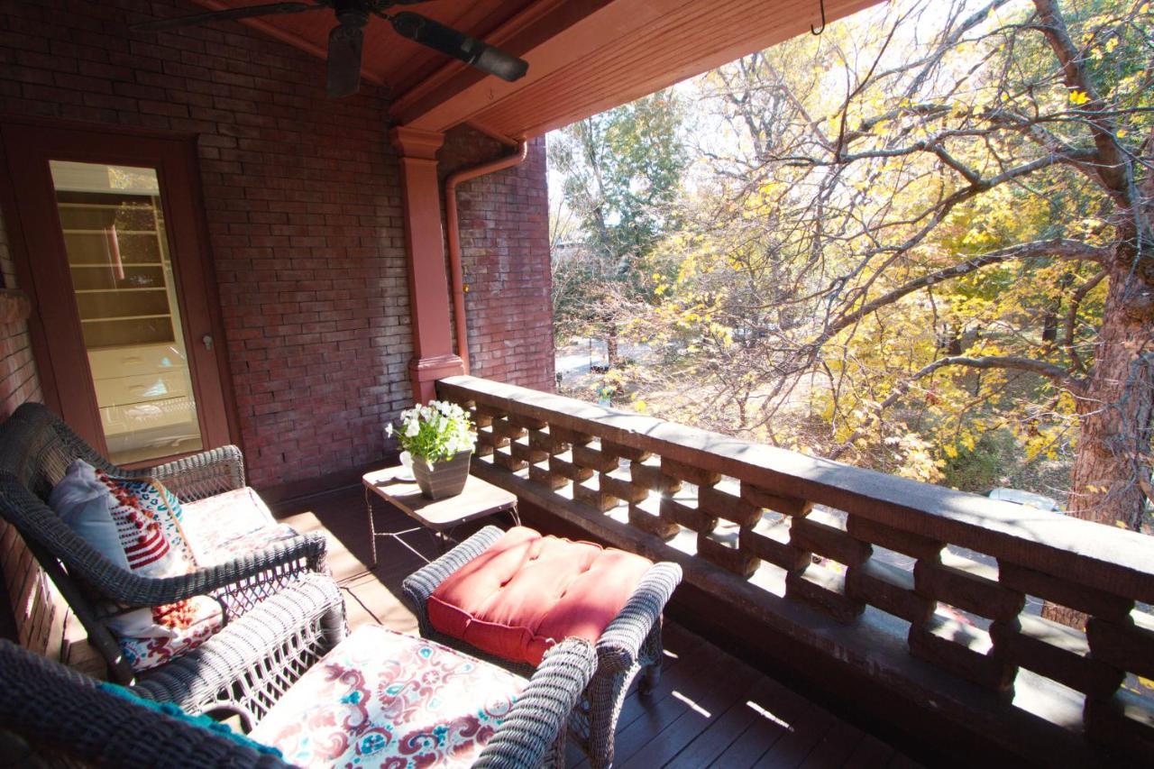 Louisville Bourbon Inn Ngoại thất bức ảnh
