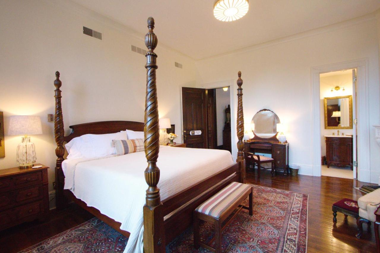Louisville Bourbon Inn Phòng bức ảnh