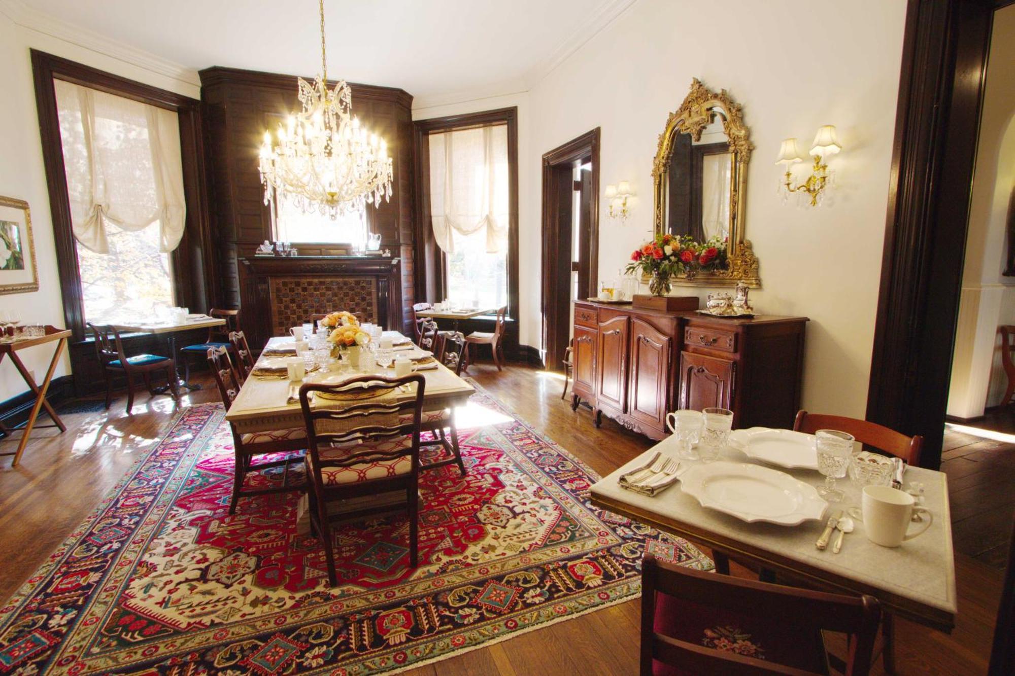 Louisville Bourbon Inn Ngoại thất bức ảnh